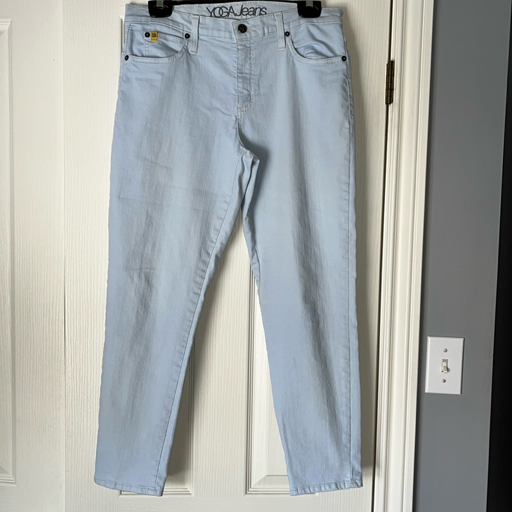 Yoga Jeans pastel blue